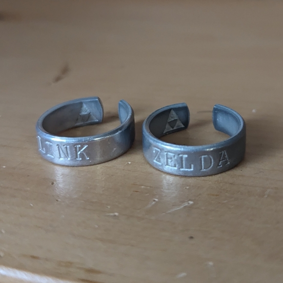 Link and Zelda rings - Picture 2 of 3